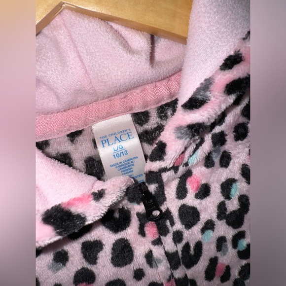 Pink cheetah print onesie size 10/12 - Picture 4 of 8